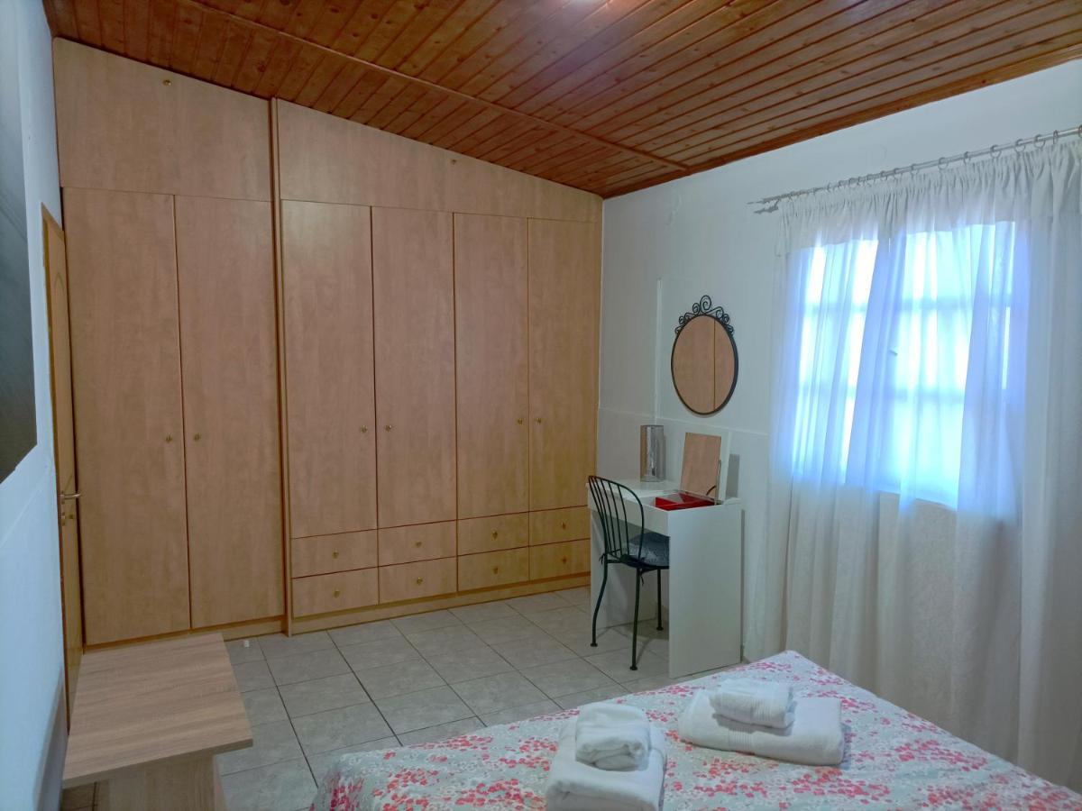 4 Seasons Villa Lavrio Exterior photo